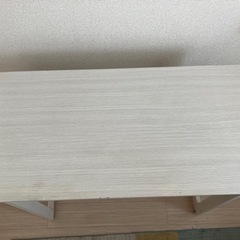 デスクテーブルの画像