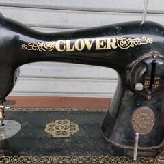 CLOVER(クローバー)アンティーク足踏みミシンの画像