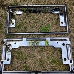ダイハツ純正ナンバーフレームの画像