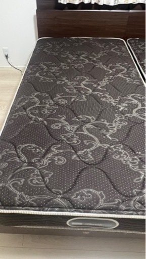 【値下げしました】シモンズ シングルベッド