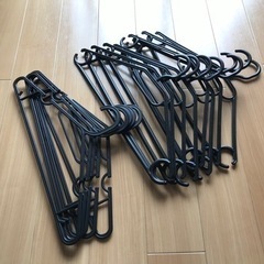 黒いハンガー 2種　計13本セットの画像