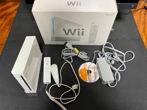 【処分しました】ニンテンドーWii本体+ウイニングイレブン PLAY MAKER 2008