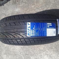 新品 タイヤ　235 55 18の画像