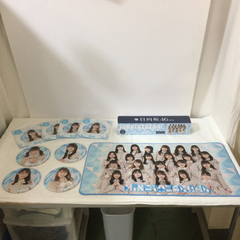△日向坂46 BIG缶バッジ・ビジュアルデスクマット