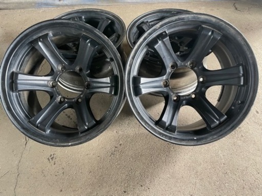 16インチ　6穴　139.7 です！