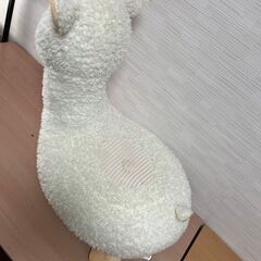 座れる アルパカのぬいぐるみの画像