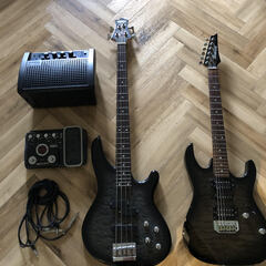 ギター (Ibanez)、ベース (Oreco)、アンプ (Ya...
