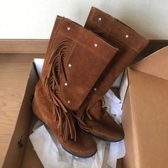 ミネトンカ　ブーツ　茶色