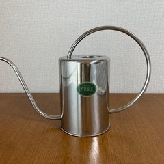 ステンレスピッチャー　ジョーロ