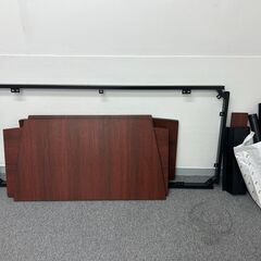 会議用テーブル、オフィス用デスクの画像