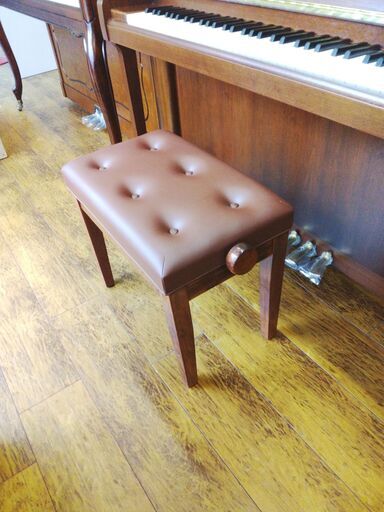 中古ピアノ椅子　ウォルナット　直脚　展示品　見本品