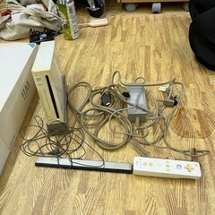 1-518 【通電確認済み】Nintendo Wii 箱あり 