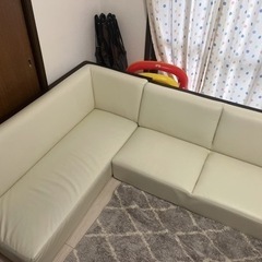 白いソファー