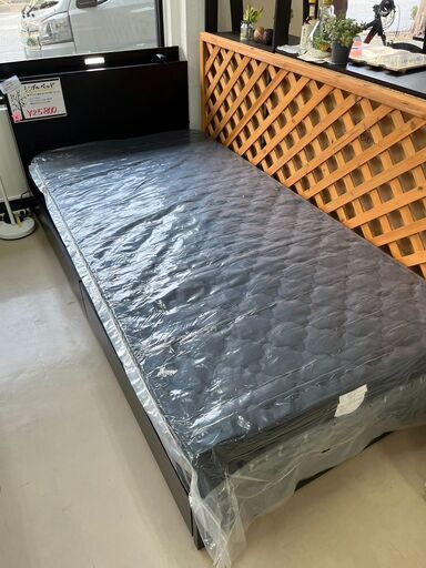 新品マットレスシングルチェストベッド　コンセント・ライト付き