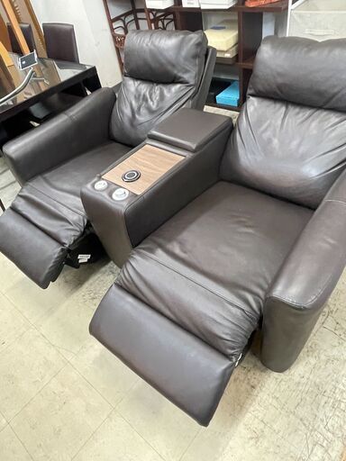 リサイクルショップどりーむ荒田店　No6339 電動リクライニングソファ　USB付きでスマホの充電可能♪　レザー　高級家具　定価１６万
