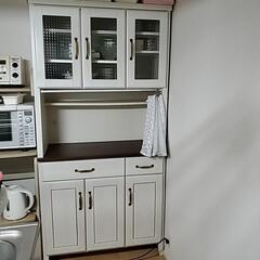 白色の食器棚