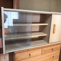 飾り棚 ガラス戸付き 【無料】