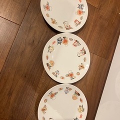 18センチ　アンパンマンプレート3点