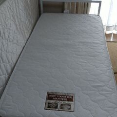 譲ります！白パイプベッド 引取できる方にの画像