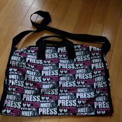 お話し中です‼️ボストンバッグ  可愛いの画像