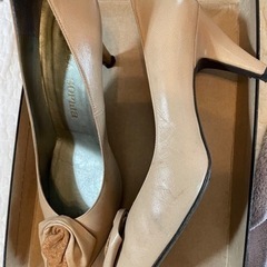パンプス / VOGA SOPHLA