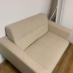 ほぼ新品の二人掛けソファーベッド