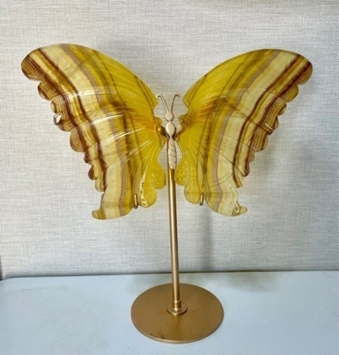 フローライトの蝶 羽 翼  天然石手彫り 置物インテリア パワーストーン 幸運