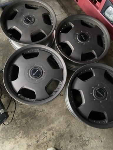 ハイエースに履いてた18インチ