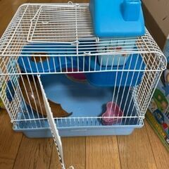 ハムスターゲージと床敷材