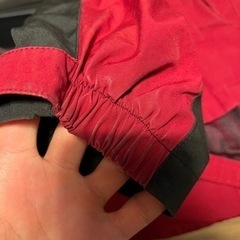 GU マウンテンパーカー　黒/赤　サイズMの画像