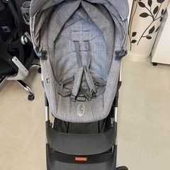 STOKKE ベビーカーの画像
