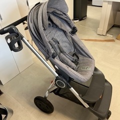 STOKKE ベビーカーの画像