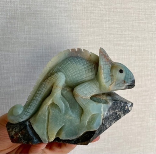 アマゾンナイトのトカゲ 天然石 パワーストーン 彫刻 激レア 希少 キャメロン