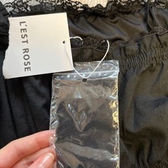 L’EST ROSE　黒ワンピース　新品タグ付き　定価13400円の画像