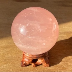 ローズクォーツ クリスタル 丸玉 紅水晶 紅石英 薔薇石英 恋愛運 スター効果 ローズクォーツ クリスタル 虹入 丸玉 紅水晶 紅石英 薔薇石英 レインボー