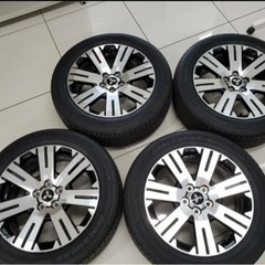 三菱　デリカD5 新車外し　ナット付き