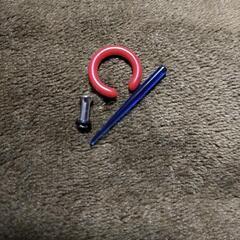 8Gのフレアトンネルピアスと拡張器