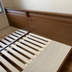ニトリ　セミダブルベッド（収納付）ブラウン