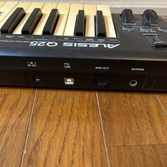 ALESIS Q25 MIDIキーボードの画像