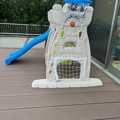 室内用大型遊具 ブランコ、滑り台、サッカーゴール、バスケットゴールの画像