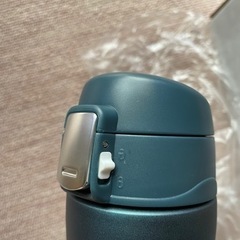 ☆新品、未使用☆  タンブラー　ラベンダー色　安全ロック付きの画像