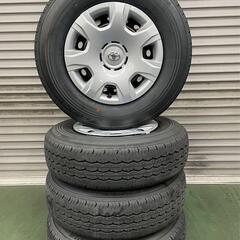 ハイエース7型　タイヤ・ホイールカバー　4本セット　新車外し