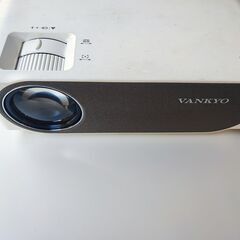 プロジェクター　　vankyo　E19　V630