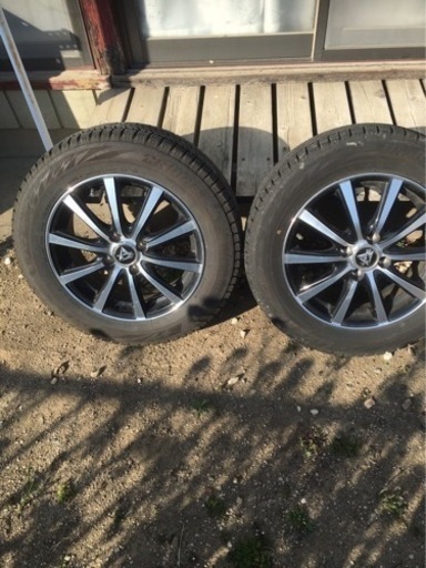 ブリザックのVRX-2のスタッドレスタイヤ売ります。冬が来る前に今の内からどうでしょうか。