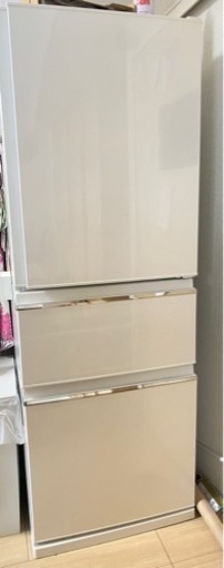 三菱ノンフロン冷凍冷蔵庫　MR-CX33A-W　2017年製