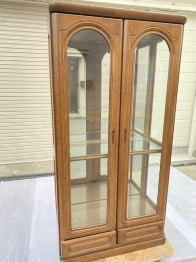 ショーケース　電気付き　棚　ガラス棚