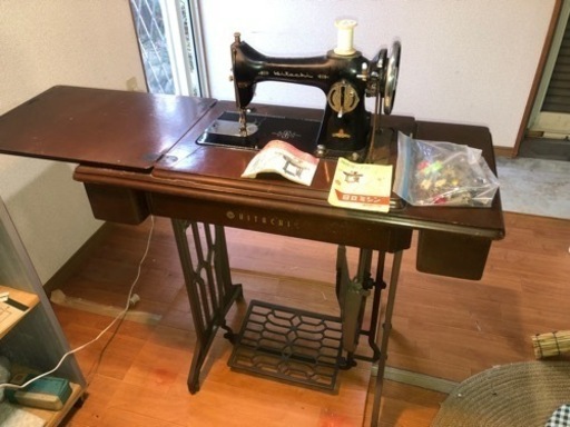 引取先決まりました　足踏みミシン　日立、取扱説明書、おまけ付き