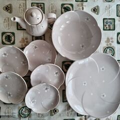 萬宝窯　醤油さし＆お皿３種セット（梅の花型）　お値下げしました❢❢