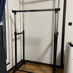 ハンガーラックの画像