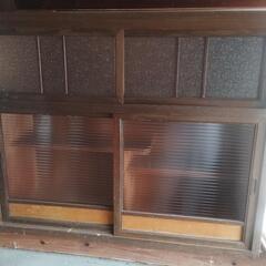 レトロな茶箪笥　食器棚